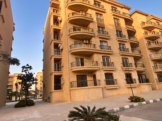 شقه للبيع بالرحاب مجموعه111بالسابعه بمساحه90م علي وايد جاردن